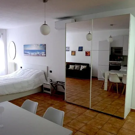 In Piazza Cavour Centro Storico *