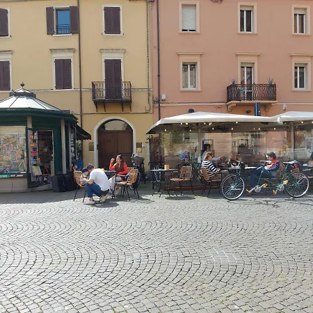 In Piazza Cavour Centro Storico Apartment