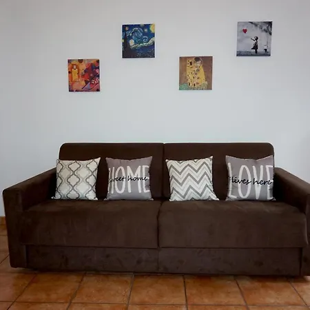 In Piazza Cavour Centro Storico *