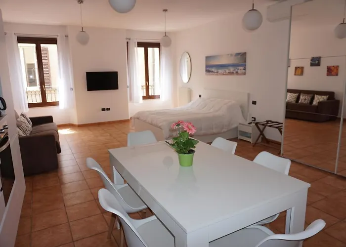 In Piazza Cavour Centro Storico Apartman Rimini